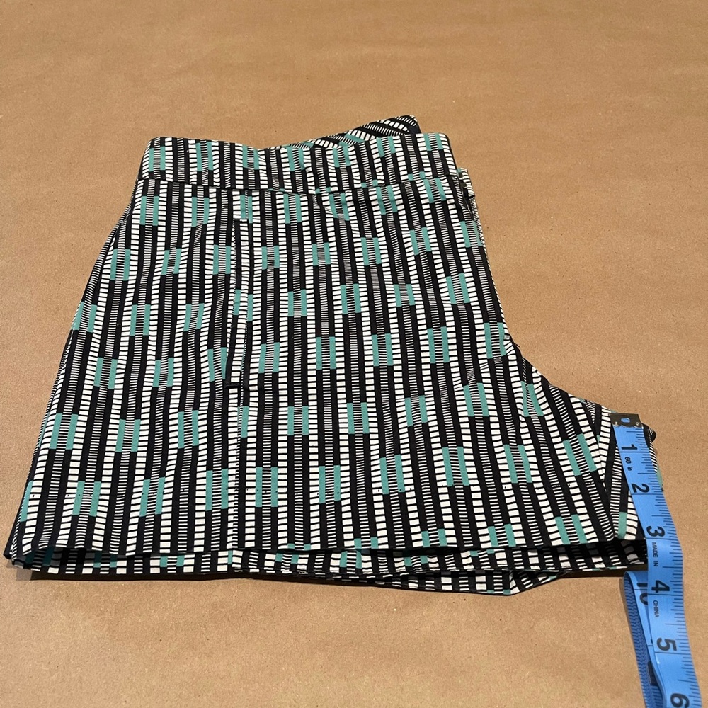 Gap Size 10 Chino Black & White print